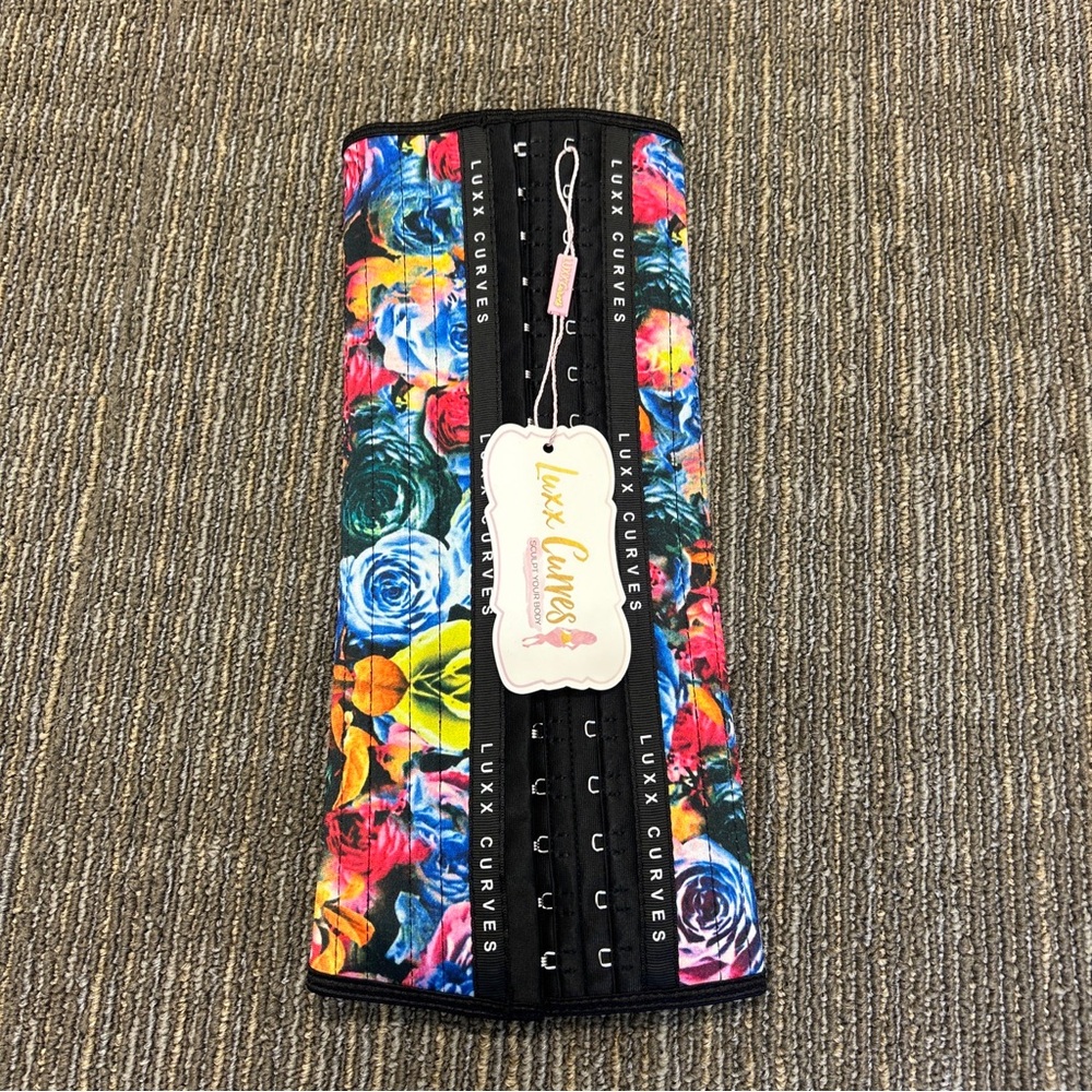 New in package Luxx Curves waist trainer size 4XL, long torso, roses pattern